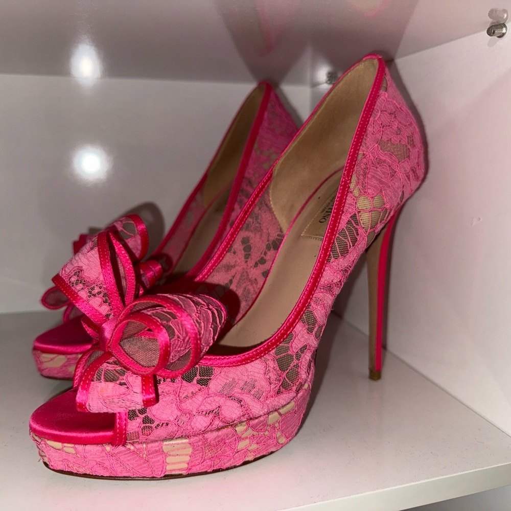Valentino Garavani Vibrant Pink Lace Heels